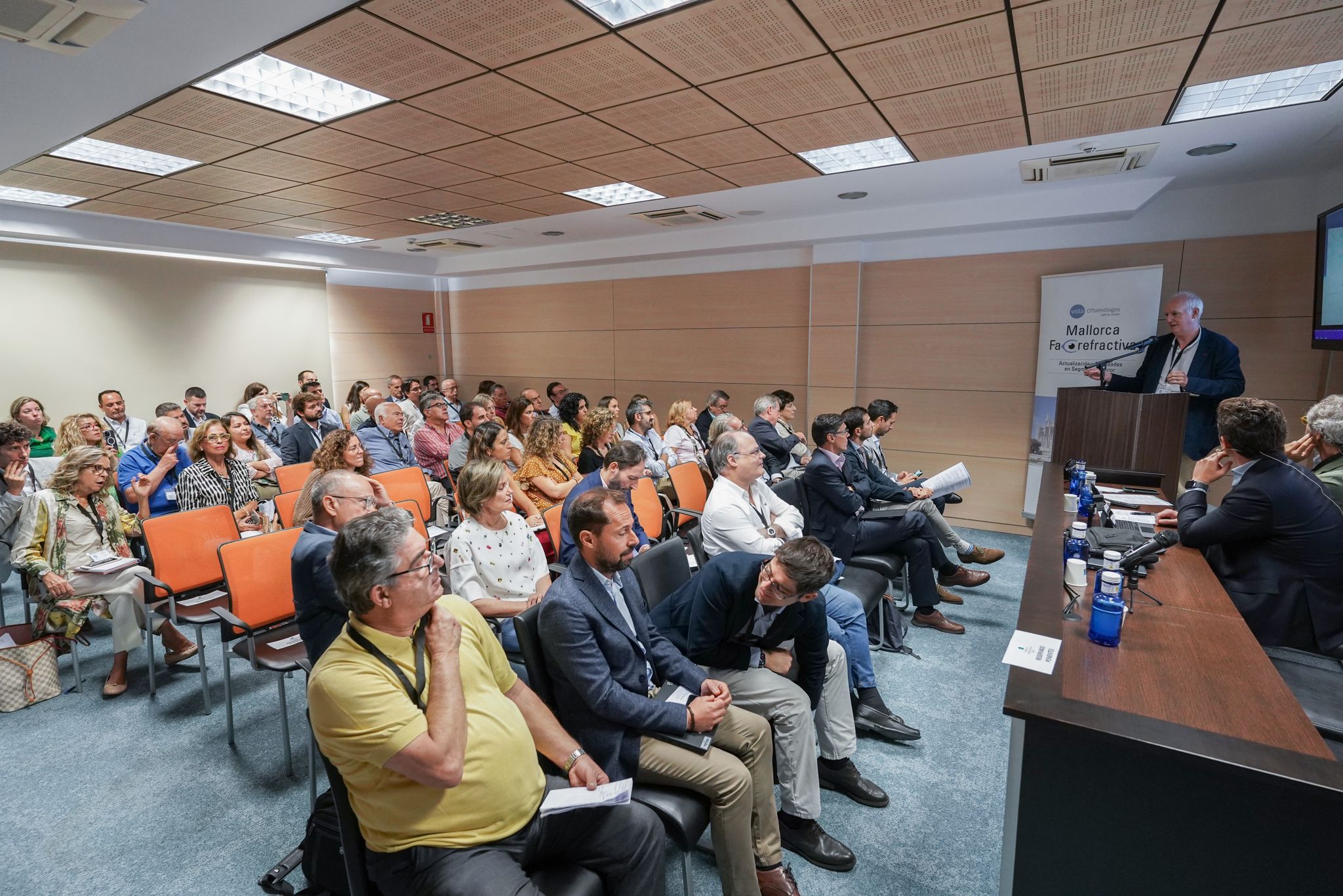 Más de medio centenar de los mejores especialistas de España se reúnen en el Congreso Mallorca Facorefractiva Más de medio centenar de los mejores especialistas de España se reúnen en el Congreso Mallorca Facorefractiva