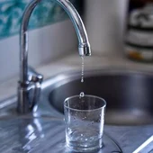 Imágenes de recurso de un grifo de agua de uso doméstico Imágenes de recurso de un grifo de agua de uso doméstico