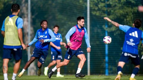10-10-2023 Los jugadores del Oviedo en un entrenamiento