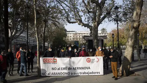 La empresa aeronáutica Aernnova anuncia el cierre de su fábrica de Sevilla La empresa aeronáutica Aernnova anuncia el cierre de su fábrica de Sevilla