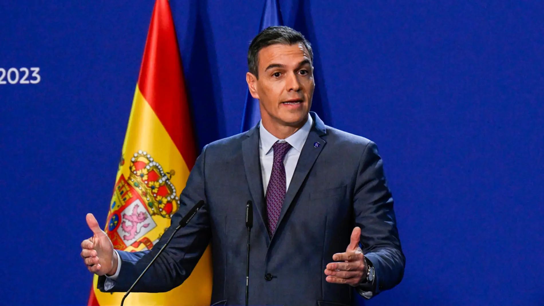 El presidente del Gobierno en funciones, Pedro Sánchez durante la rueda de prensa ofrecida tras la cumbre de la Unión Europea celebrada en Granada. 