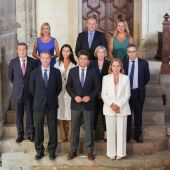 Archivo - Foto de familia durante el acto de toma de posesión de los miembros del Consell de la XI Legislatura en el Palau de la Generalitat.