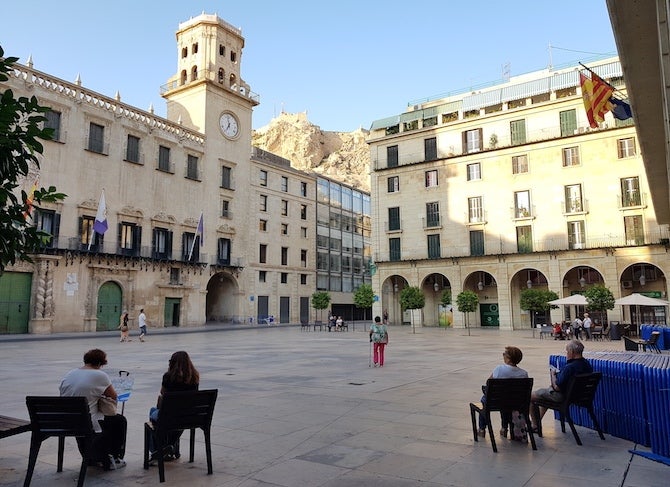 Alicante gestionará 359,26 millones de euros, según el anteproyecto de presupuestos municipales de 2024 Alicante gestionará 359,26 millones de euros, según el anteproyecto de presupuestos municipales de 2024