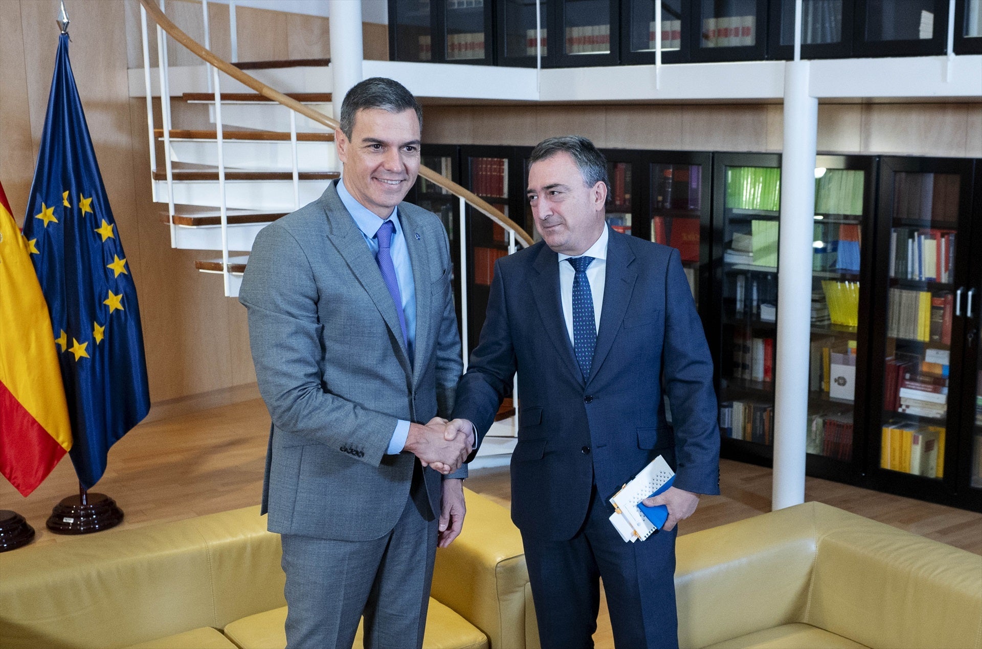 El PNV insiste en que no hay nada cerrado y apuesta por un "acuerdo de legislatura" tras la reunión con Sánchez El PNV insiste en que no hay nada cerrado y apuesta por un "acuerdo de legislatura" tras la reunión con Sánchez