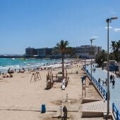 Alicante se plantea prolongar el servicio de socorrismo durante todo el mes de octubre