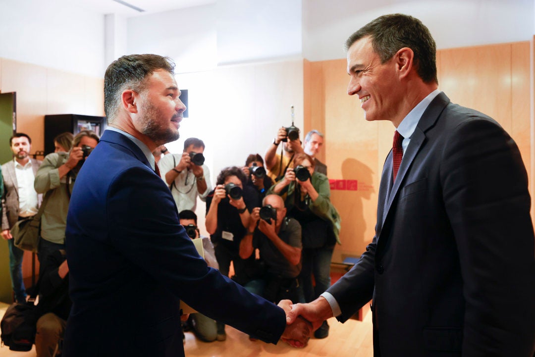 Rufián aboga por "hablar poco y negociar más" y descarta un acuerdo de legislatura Rufián aboga por "hablar poco y negociar más" y descarta un acuerdo de legislatura