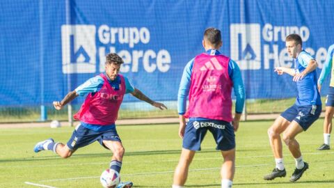 11-10 Camarasa en el entrenamiento del Oviedo en El Requex&oacute;n