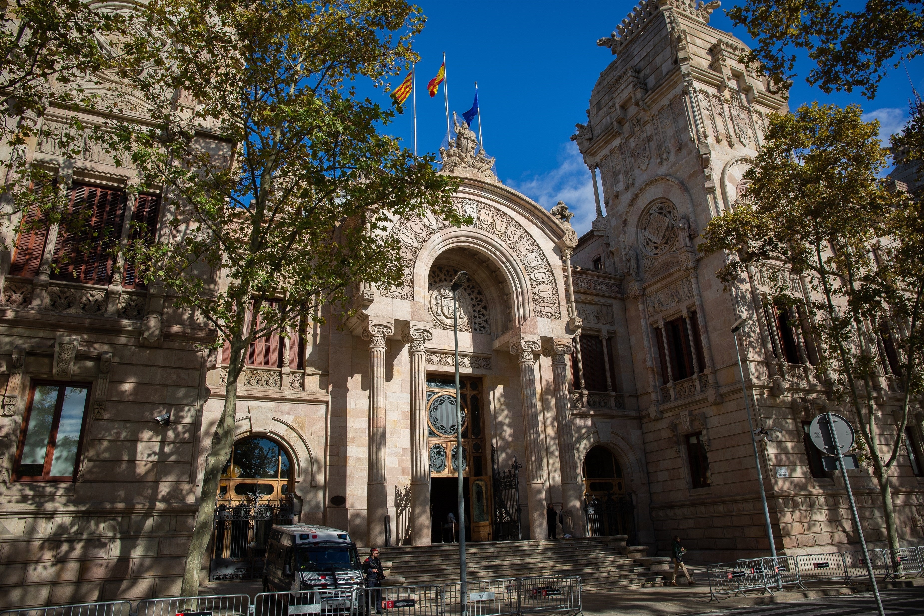 El TSJC aplaza el juicio a cargos de ERC por el 1-O para no interferir en las catalanas El TSJC aplaza el juicio a cargos de ERC por el 1-O para no interferir en las catalanas