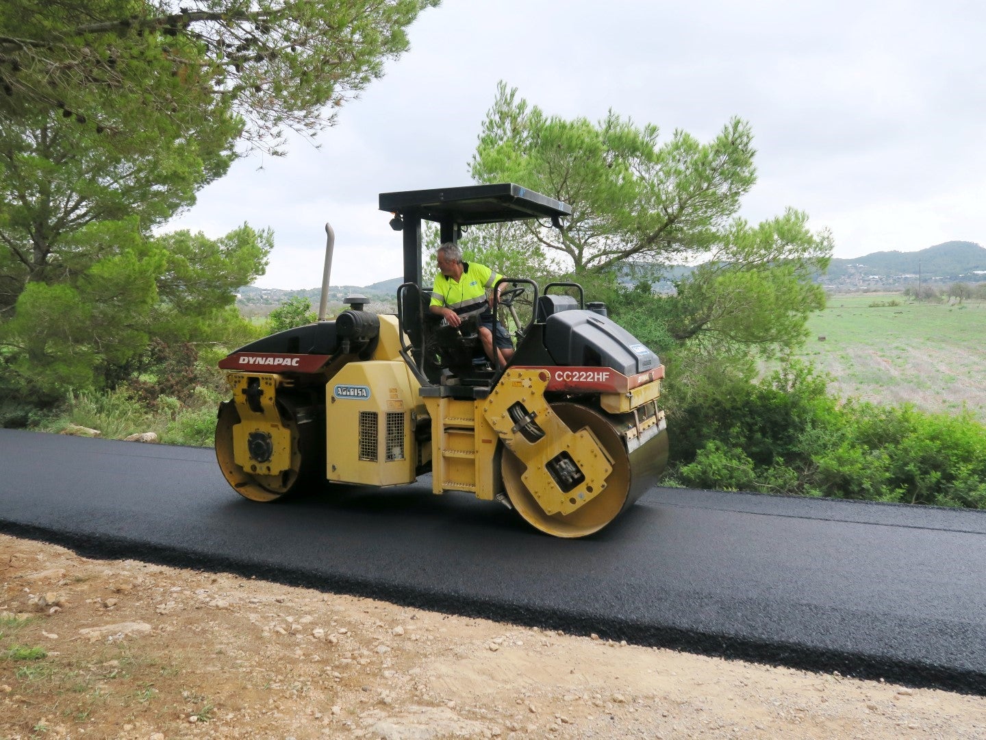 Sant Antoni de Portmany destina 3.1 millones de euros al reasfaltado de distintas zonas de la isla de Ibiza Sant Antoni de Portmany destina 3.1 millones de euros al reasfaltado de distintas zonas de la isla de Ibiza