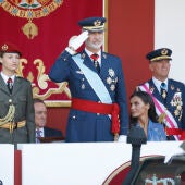  La princesa de Asturias, Leonor, el rey Felipe VI y la reina Letizia, este jueves en el desfile del Día de la Fiesta Nacional en Madrid