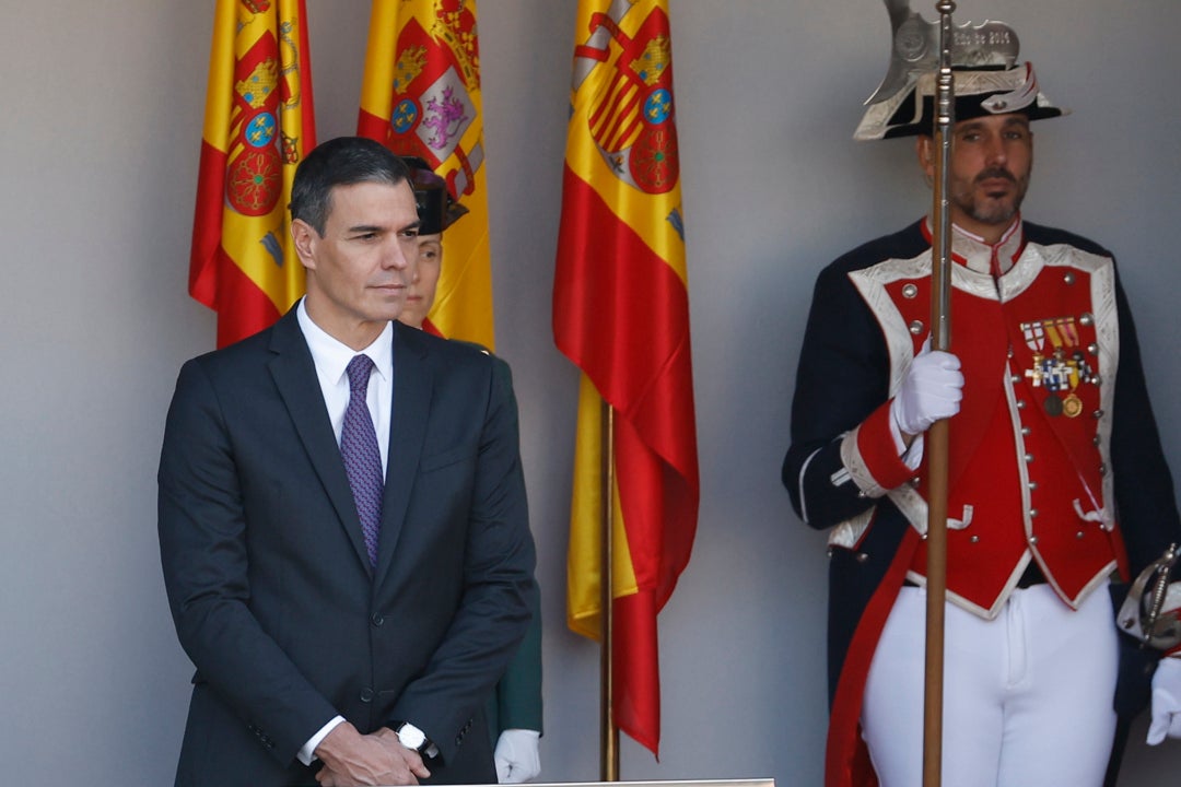 Sánchez descarta una reunión con Puigdemont porque solo se reúne con grupos políticos Sánchez descarta una reunión con Puigdemont porque solo se reúne con grupos políticos