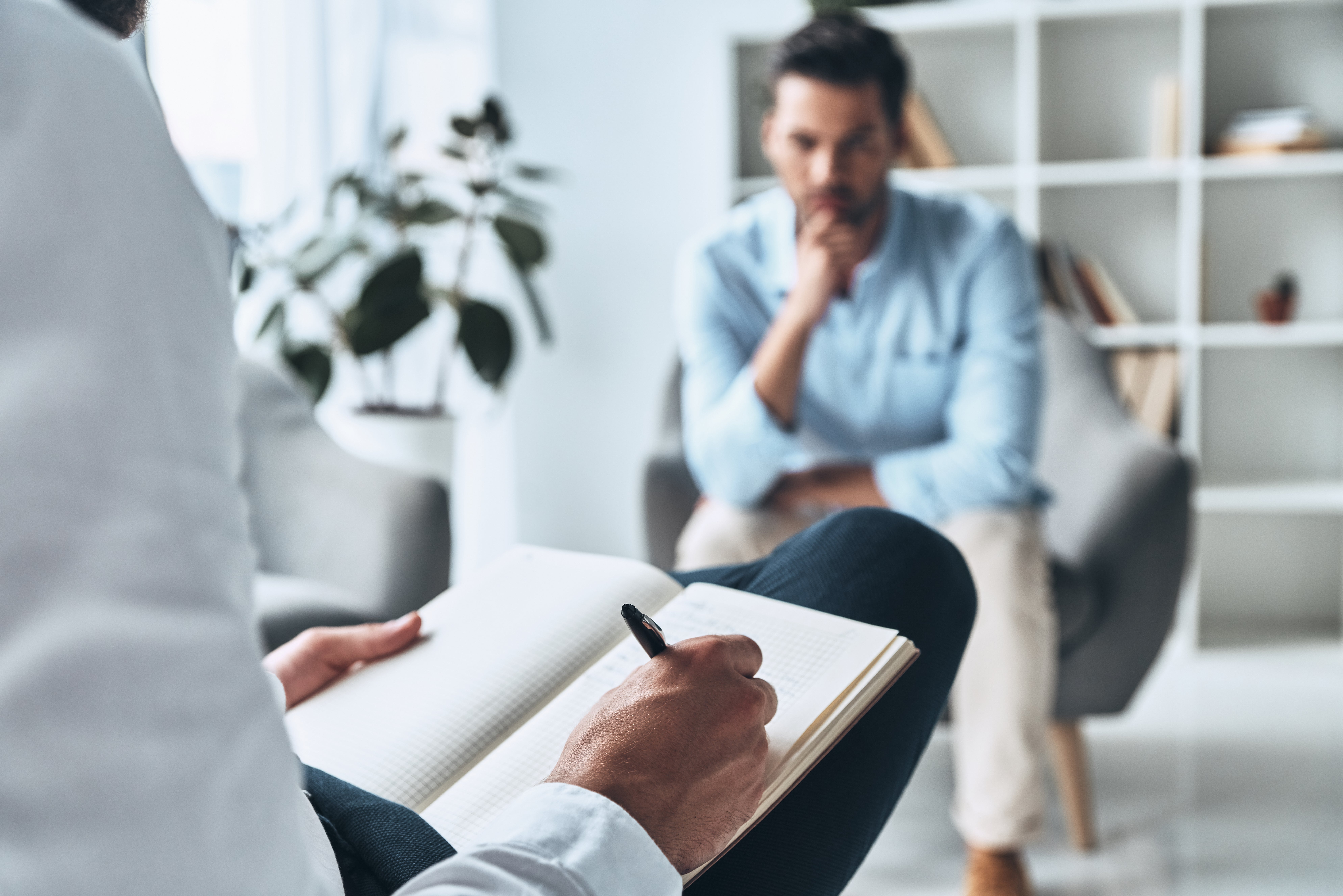 Qué es un psicoanalista: las diferencias con la psicología y psquiatría Qué es un psicoanalista: las diferencias con la psicología y psquiatría