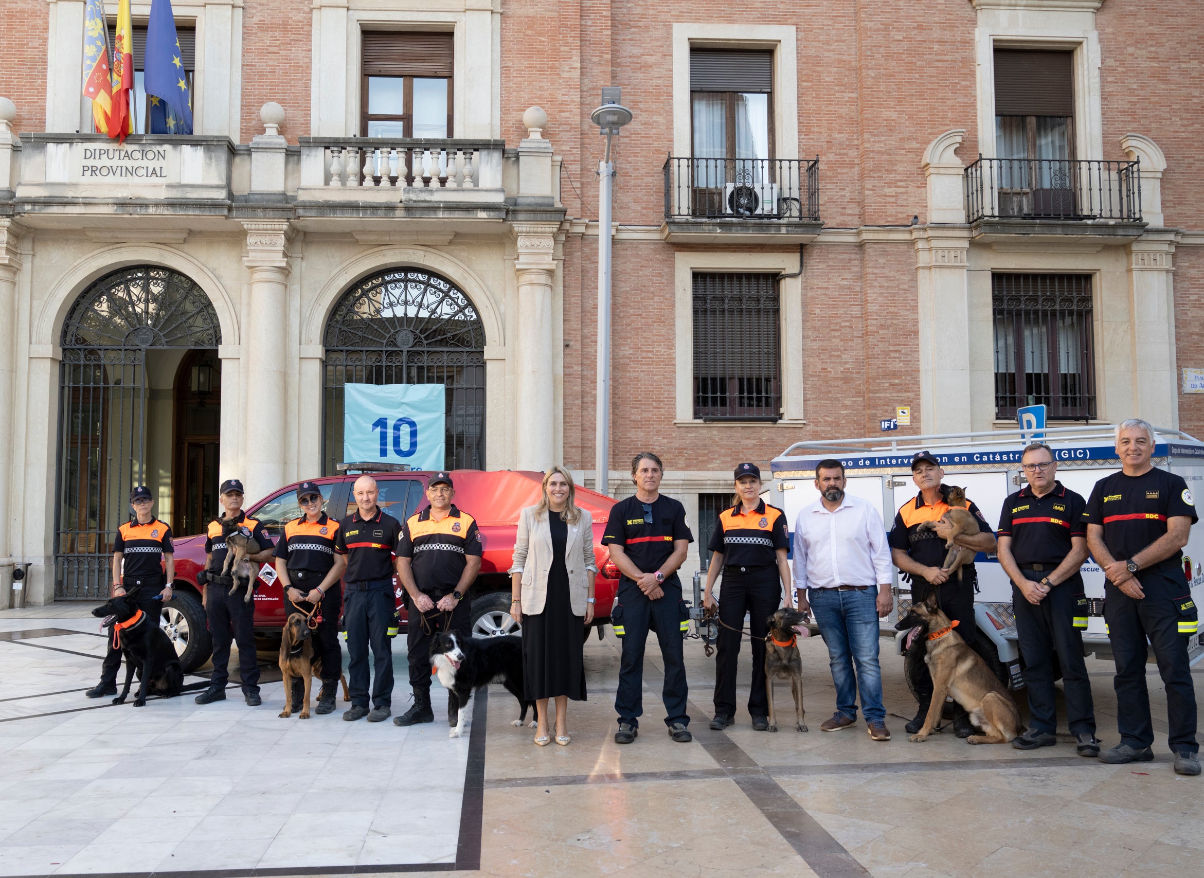 La Diputación duplica el número de perros y guías de la Unidad Canina de Búsqueda y Rescate La Diputación duplica el número de perros y guías de la Unidad Canina de Búsqueda y Rescate