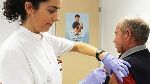 El Departamento de salud de Vinalopó comienza a administrar la doble vacuna de la gripe y del Covid19 El Departamento de salud de Vinalopó comienza a administrar la doble vacuna de la gripe y del Covid19