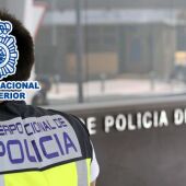 Un agente de la Policía Nacional de Alicante 