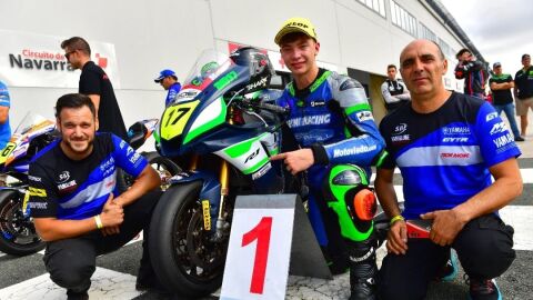 Samuel D&iacute;az con su moto