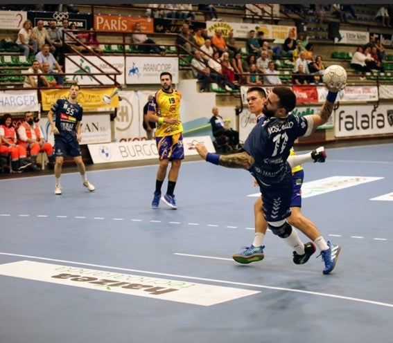 El TM Benidorm logra su primera victoria en el clasificatorio de Copa del Rey (24-28) El TM Benidorm logra su primera victoria en el clasificatorio de Copa del Rey (24-28)