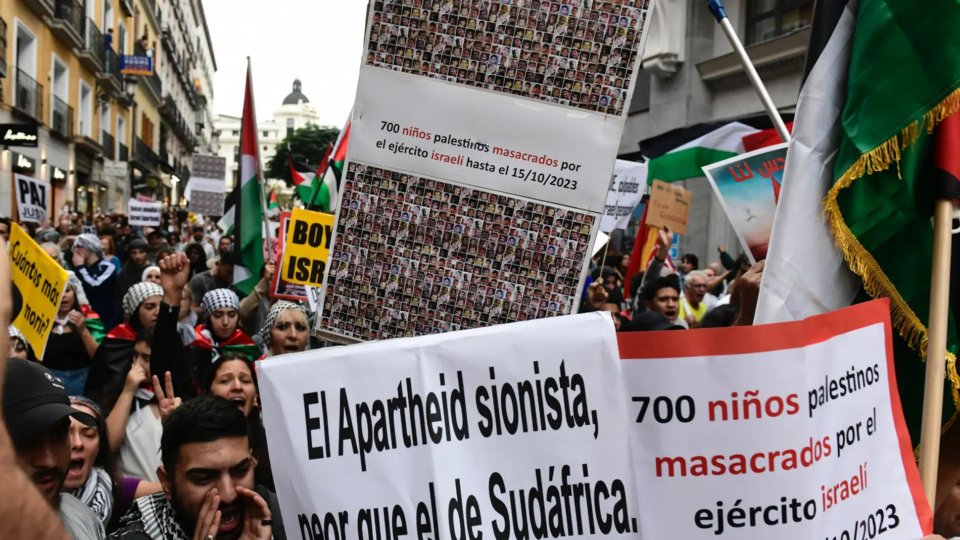 Miles de personas se manifiestan en Madrid contra los ataques de Israel al pueblo palestino 