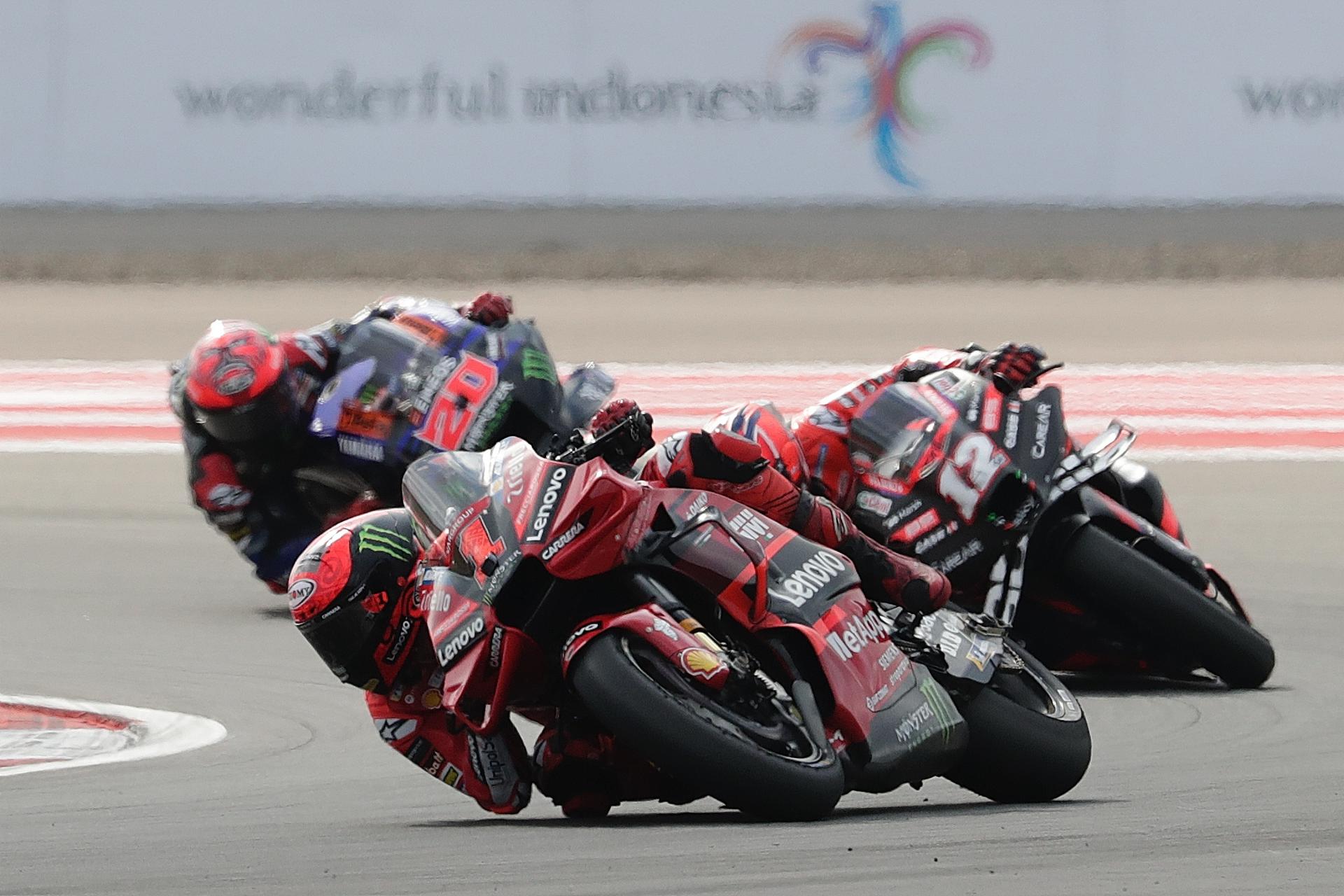 Bagnaia recupera el liderato, tras caída de Martín; vencen Acosta y Moreira Bagnaia recupera el liderato, tras caída de Martín; vencen Acosta y Moreira