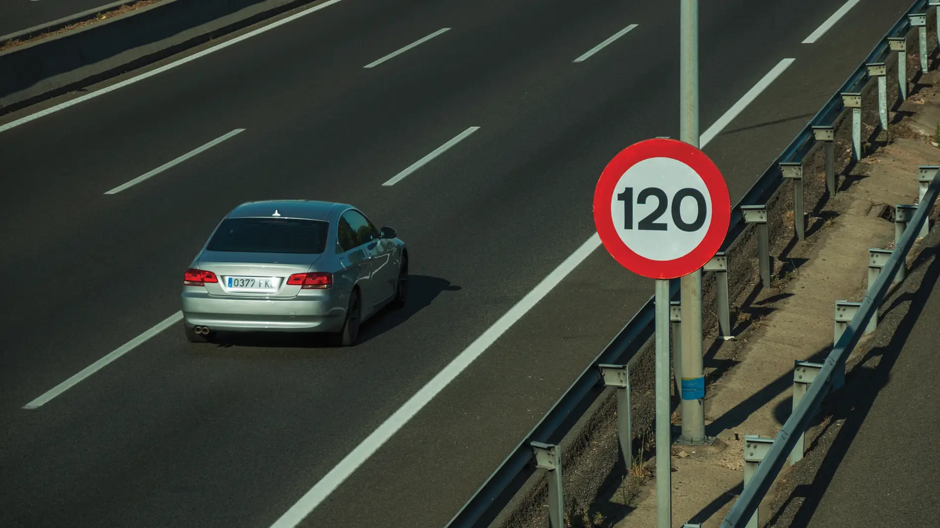 Límite de velocidad de 120km/h en las autovías y autopistas españolas