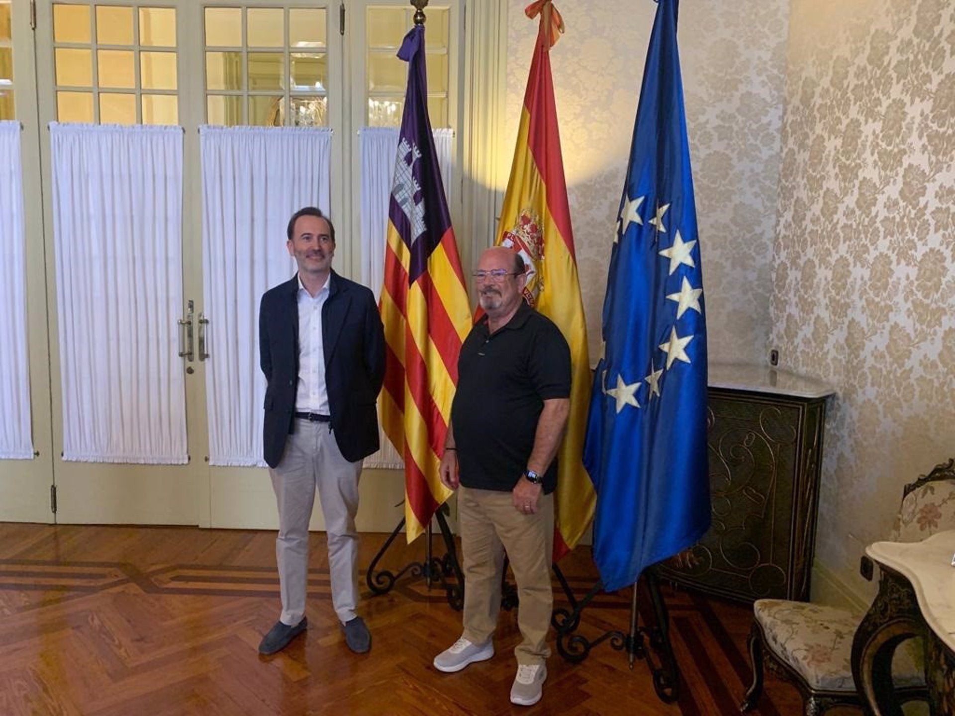 Joan Huguet señala a Zapatero y a Pedro Sánchez por "romper" con la concordia que supuso la Transición Joan Huguet señala a Zapatero y a Pedro Sánchez por "romper" con la concordia que supuso la Transición