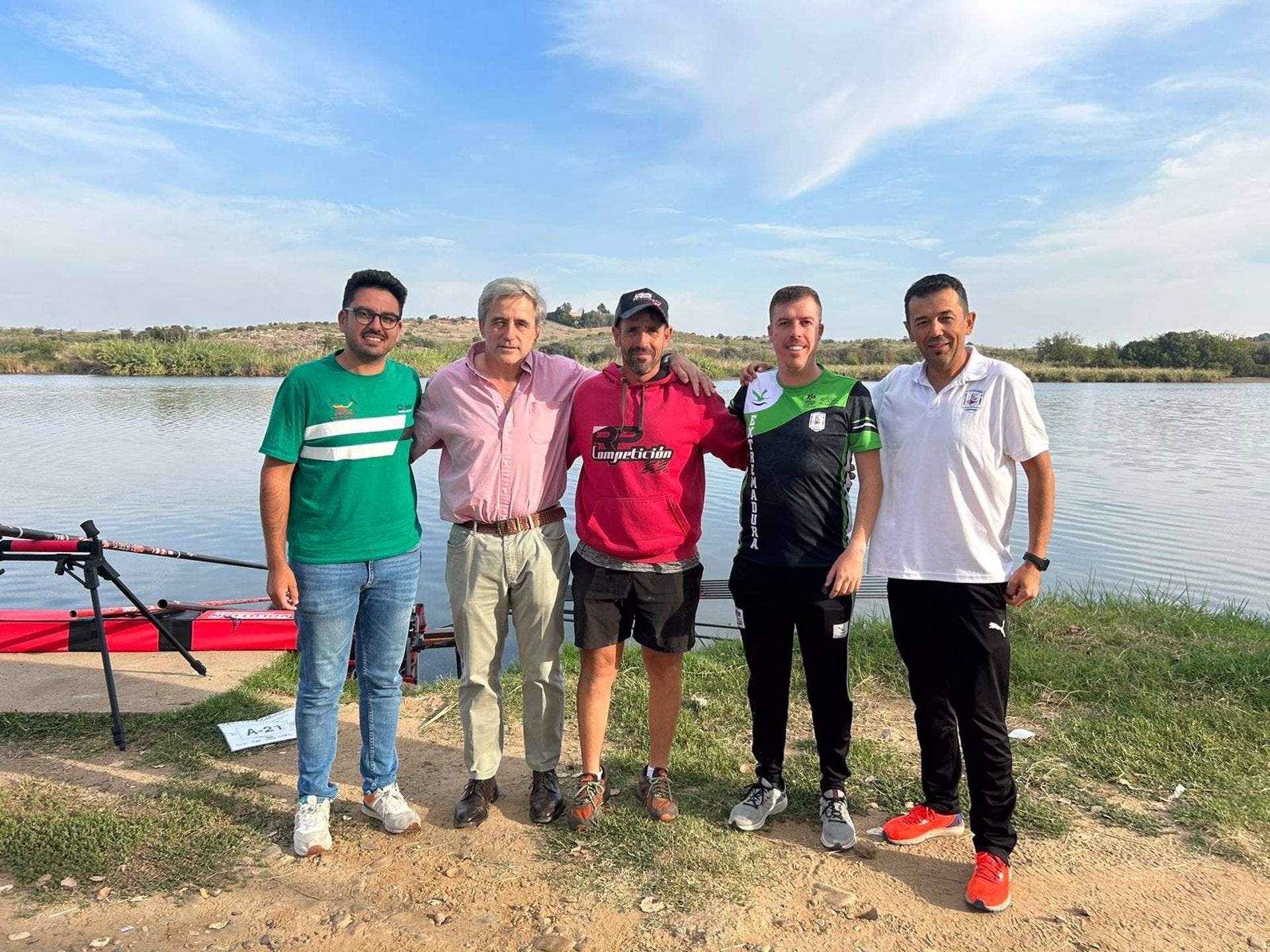 La selección extremeña logra la medalla de bronce por equipos en el Campeonato de España de Pesca celebrado en Mérida La selección extremeña logra la medalla de bronce por equipos en el Campeonato de España de Pesca celebrado en Mérida