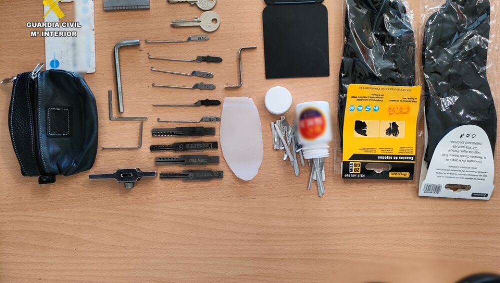 Objetos utilizados para acceder a las viviendas con los métodos 'bumping' e 'impresioning'