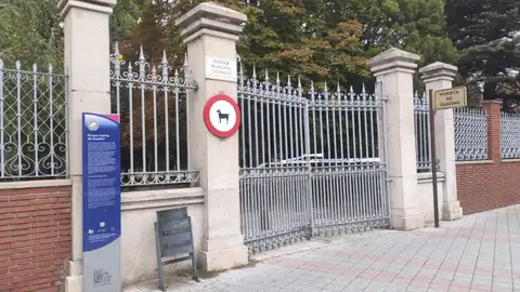 (Última hora) Fuertes rachas de viento obligan a cortar el acceso a varios parques y zonas de la capital palentina .
