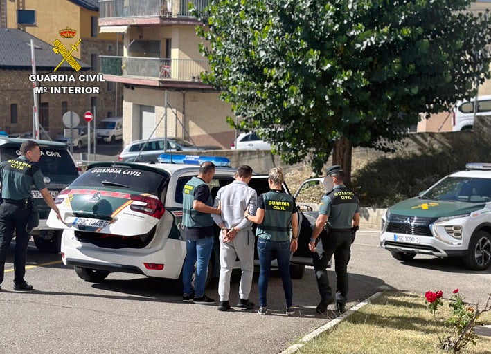 Detenido un individuo por una presunta agresión sexual a niños ucranianos asilados en Cartagena Detenido un individuo por una presunta agresión sexual a niños ucranianos asilados en Cartagena