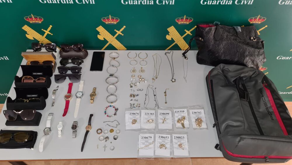 Efectos intervenidos por la Guardia Civil fruto de los robos cometidos en el interior de las viviendas