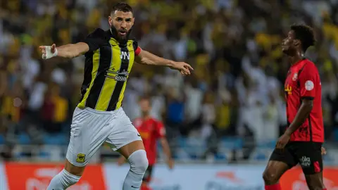 Karim Benzema celebra un gol con el Al-Ittihad. Karim Benzema celebra un gol con el Al-Ittihad.