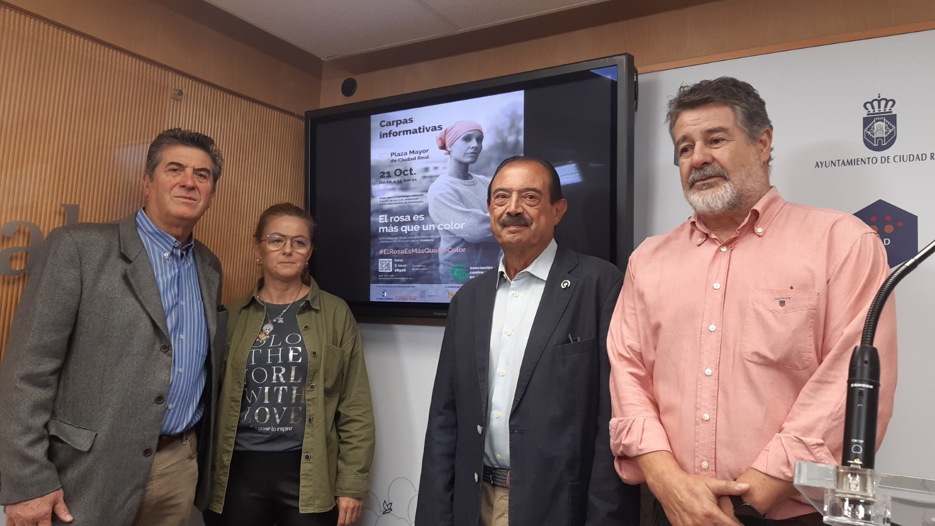 AECC de Ciudad Real aconseja a las mujeres que "se toquen las tetas" para prevenir el cáncer de mama AECC de Ciudad Real aconseja a las mujeres que "se toquen las tetas" para prevenir el cáncer de mama