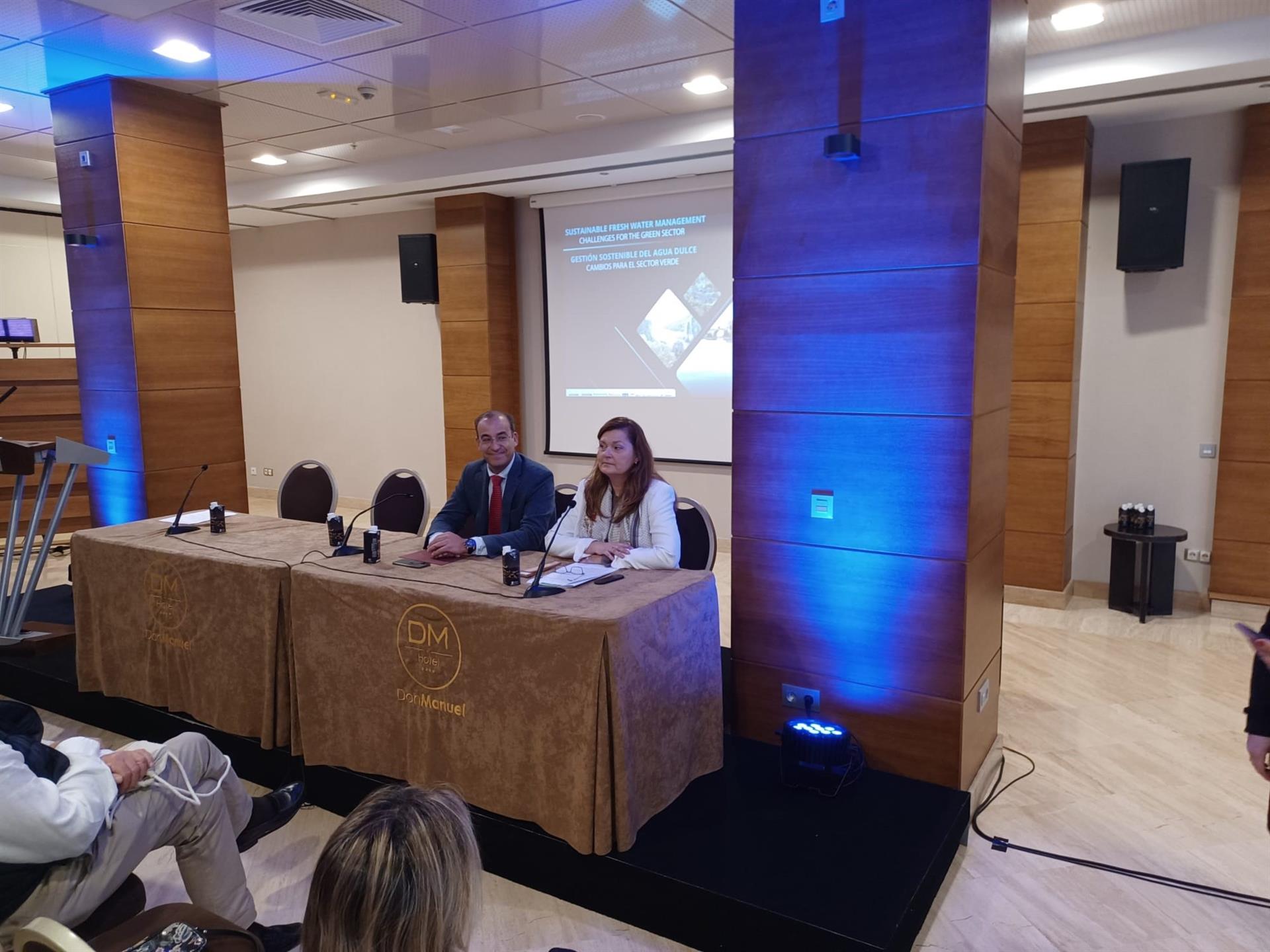 La Junta valora la "extraordinaria labor" de los Centros de Formación del Medio Rural en el fomento del relevo generacional La Junta valora la "extraordinaria labor" de los Centros de Formación del Medio Rural en el fomento del relevo generacional