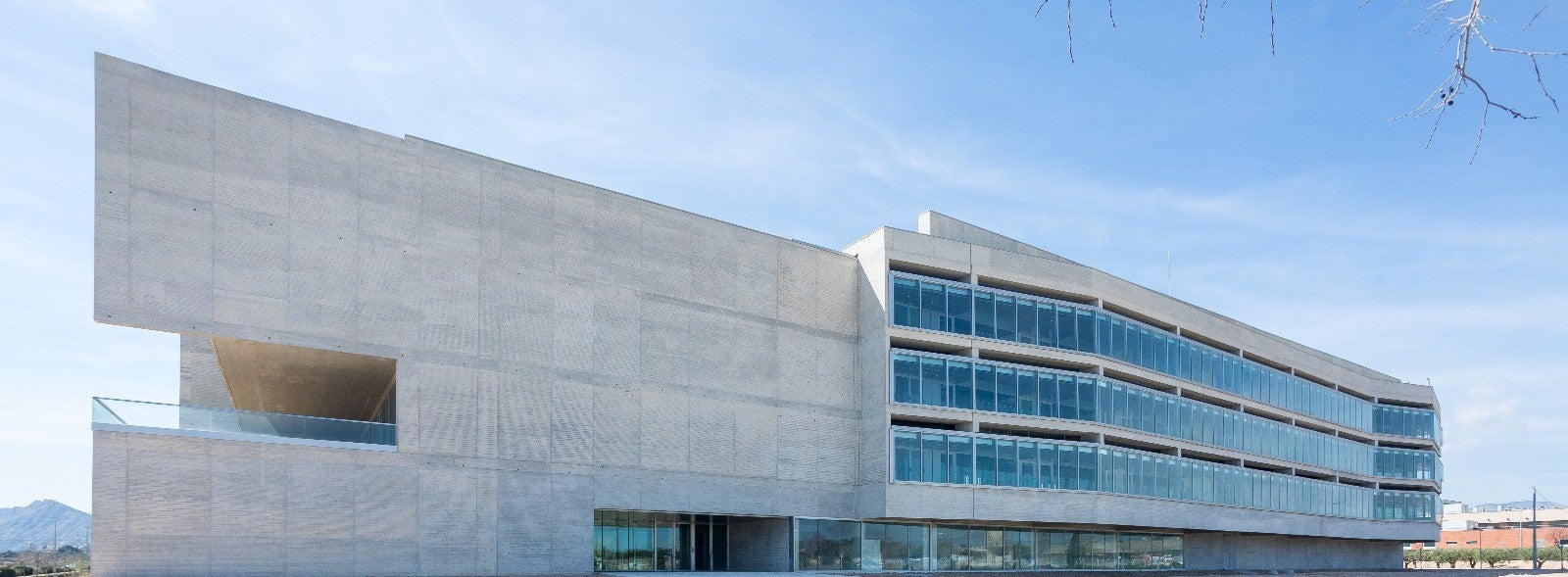 La Universidad de Alicante ofrece el mayor espacio de coworking de la provincia en el nuevo edificio del Parque Científico La Universidad de Alicante ofrece el mayor espacio de coworking de la provincia en el nuevo edificio del Parque Científico