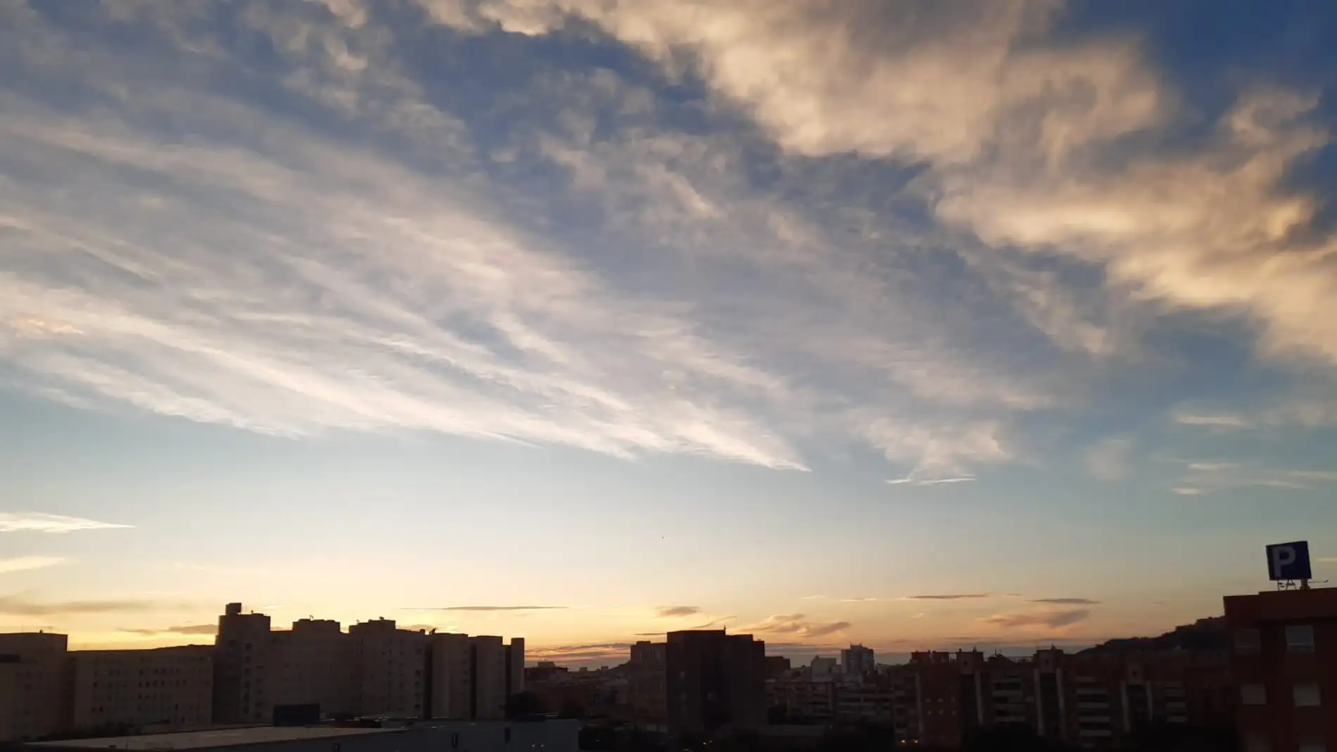 Los cielos en Alicante a primera hora de este jueves 
