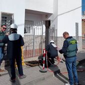 Investigadas 42 personas en Alcolea por 35 viviendas y un bar con "enganches" ilegales de electricidad