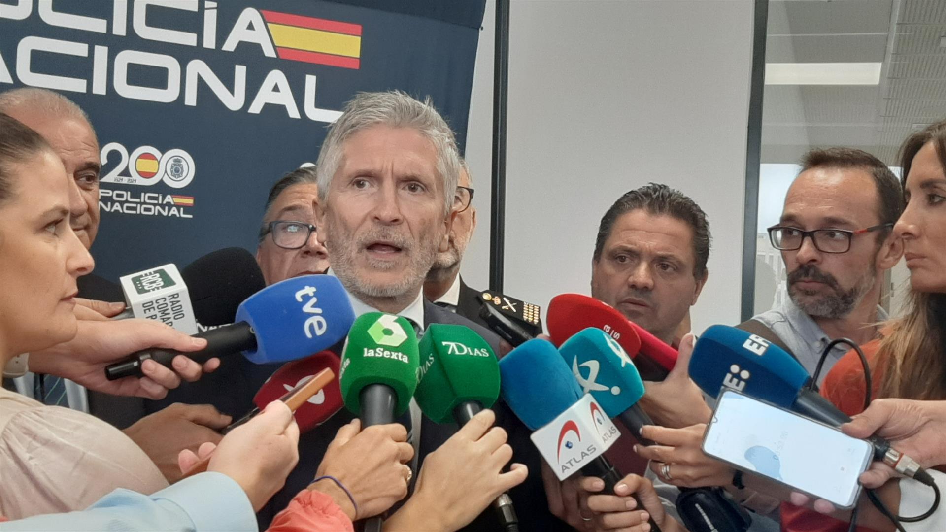 El Ministro Marlaska invita a tratar con "sensibilidad" el caso de las fotos en Almendralejo al haber menores implicados El Ministro Marlaska invita a tratar con "sensibilidad" el caso de las fotos en Almendralejo al haber menores implicados