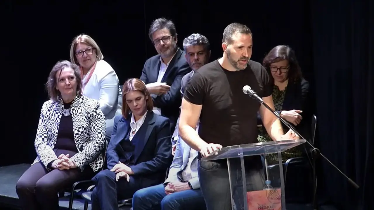 Pedro Mañas recibe el Premio Cervantes Chico de Literatura Infantil y Juvenil 2023 Pedro Mañas recibe el Premio Cervantes Chico de Literatura Infantil y Juvenil 2023