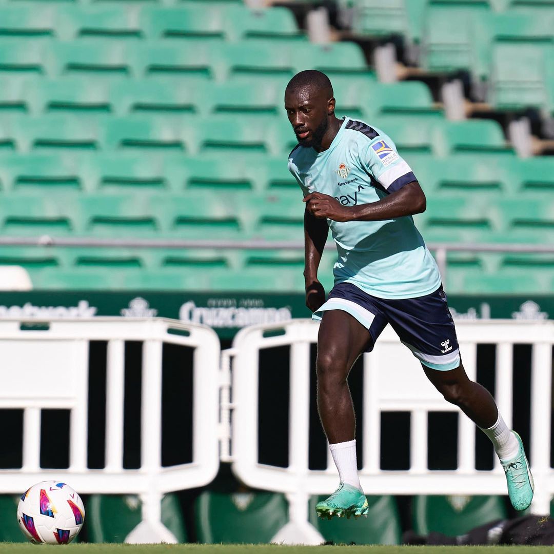 Sabaly podría volver a jugar seis meses y medio después Sabaly podría volver a jugar seis meses y medio después