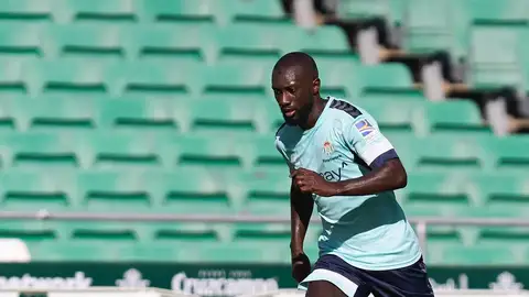 Youssouf Sabaly, en un entrenamiento. Youssouf Sabaly, en un entrenamiento.