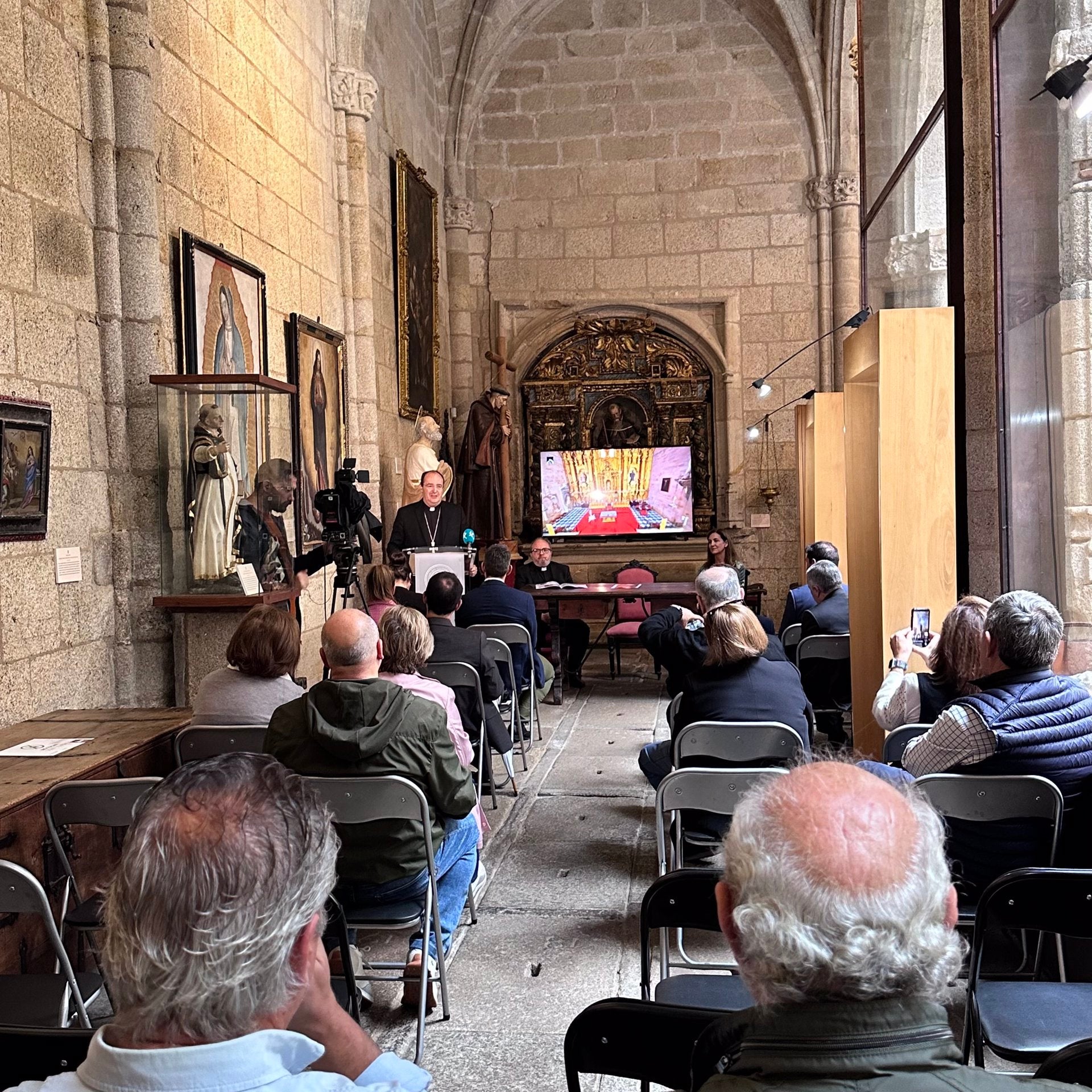 La Catedral de Coria se acerca al visitante con la puesta en marcha de un servicio de audioguías La Catedral de Coria se acerca al visitante con la puesta en marcha de un servicio de audioguías