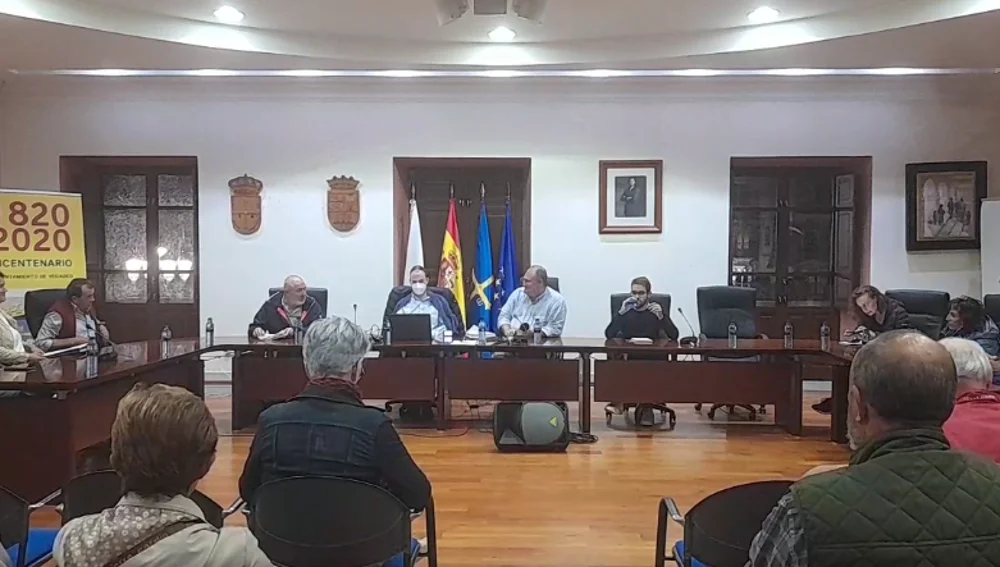 PP y Foro abandonan el pleno de Vegadeo por no convocarse plenos ordinarios. PP y Foro abandonan el pleno de Vegadeo por no convocarse plenos ordinarios.