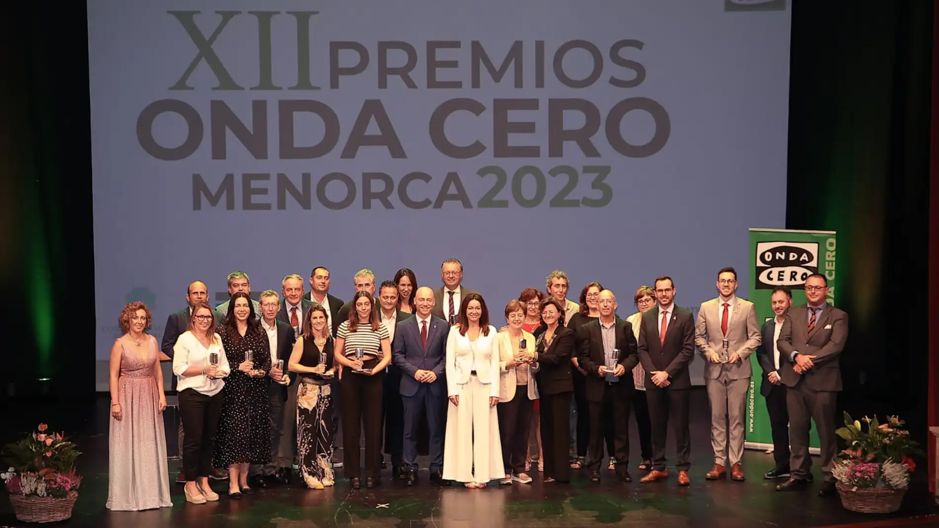 Foto de familia de los premiados de la duodécima edición de los Premios Onda Cero Menorca. 