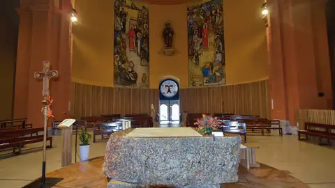 Nou altar parròquia de Sant Antoni Abat Nou altar parròquia de Sant Antoni Abat