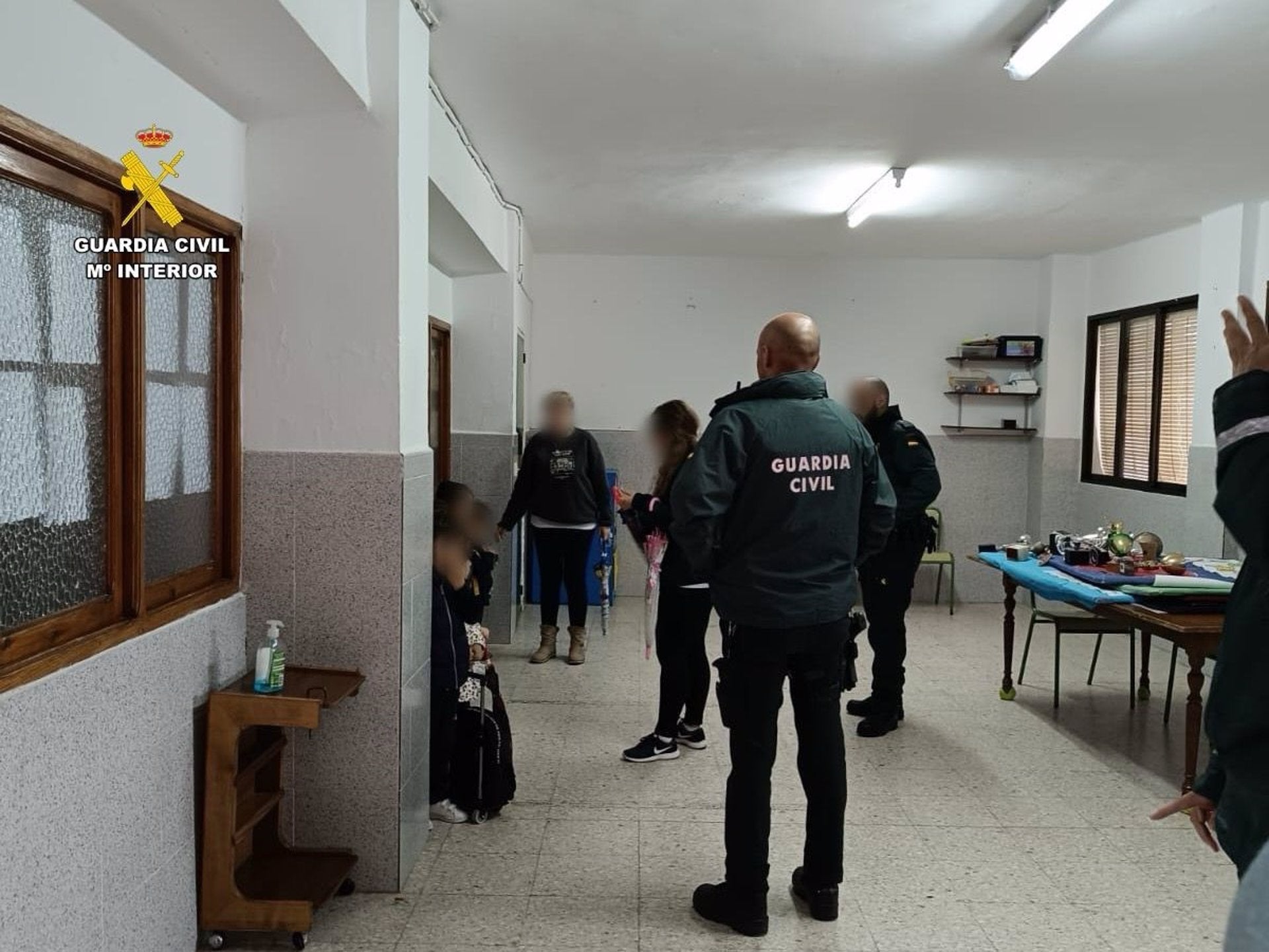 Aline deja inundaciones, árboles caídos y 100 evacuados en un colegio de Montánchez y en casas aisladas de Gévora y Valdebótoa Aline deja inundaciones, árboles caídos y 100 evacuados en un colegio de Montánchez y en casas aisladas de Gévora y Valdebótoa