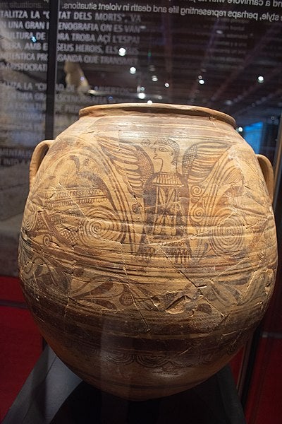 El vaso de Tanit: una joya del arte íbero que vive en el MAHE El vaso de Tanit: una joya del arte íbero que vive en el MAHE