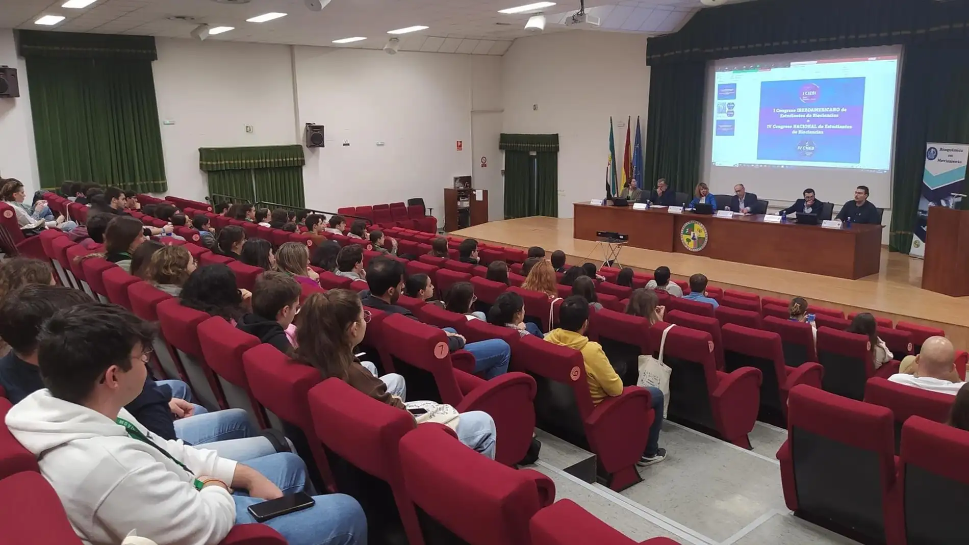 Más de 150 estudiantes de doce universidades españolas participan en Cáceres en un congreso de biociencias