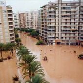Imagen de la Plaza del Reino de Alzira en 1982