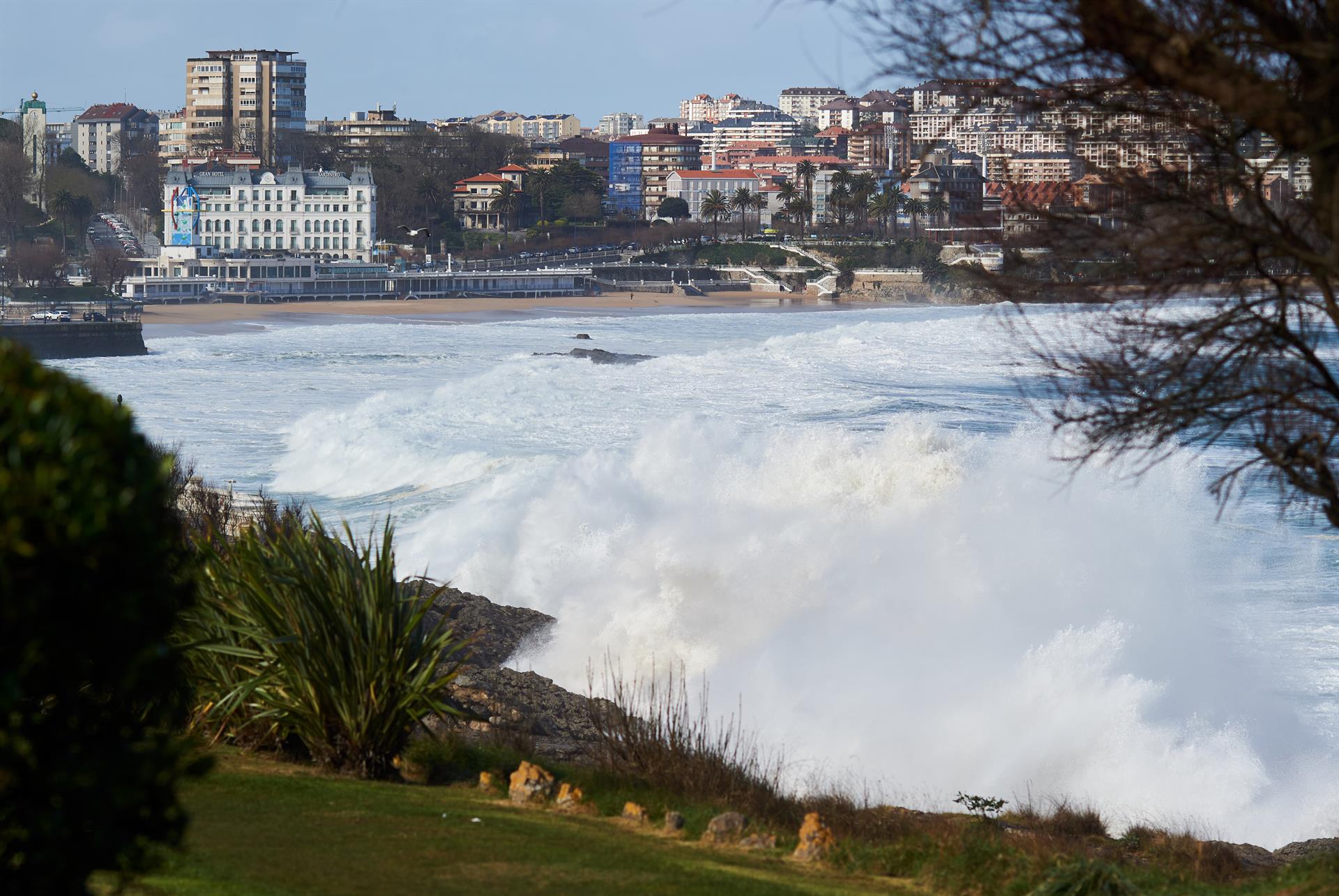 La AEMET Cantabria amplía los fenómenos costeros adversos hasta el jueves La AEMET Cantabria amplía los fenómenos costeros adversos hasta el jueves