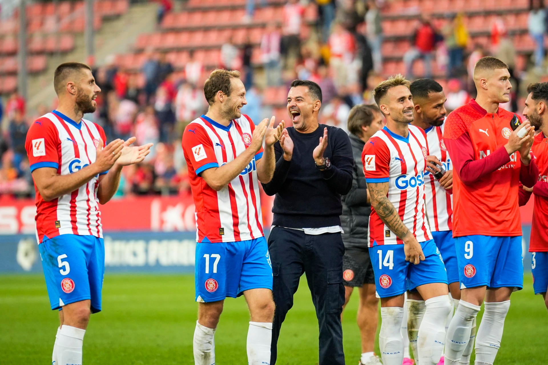 El Girona remonta ante el Almería para situarse colíder junto al Real Madrid El Girona remonta ante el Almería para situarse colíder junto al Real Madrid